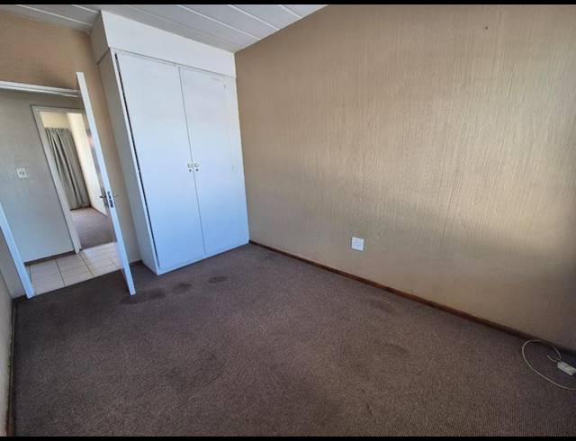 2 BEDROOM APARTMENT FOR SALE IN NEW REDRUTH